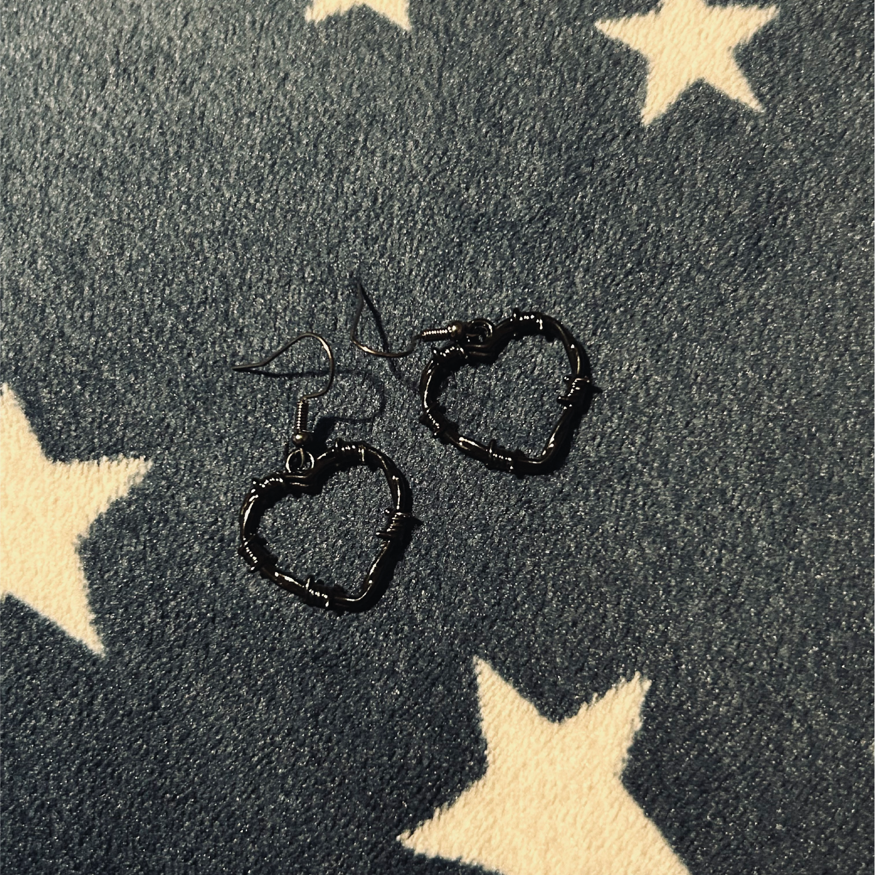 Mini Barbed Wire Hearts Black Earrings